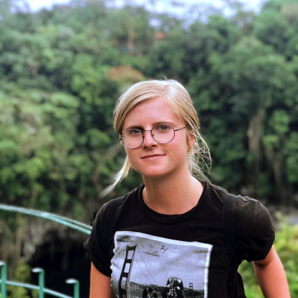 Meet your Posher, Ana